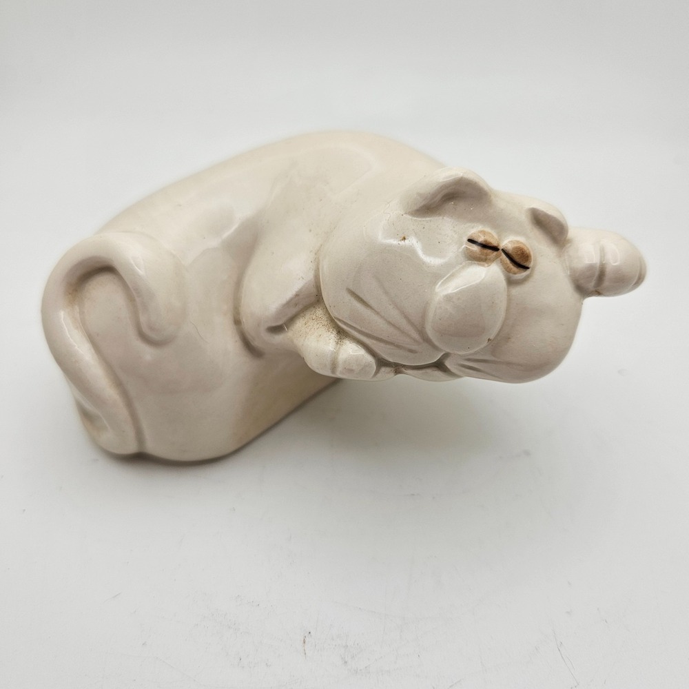 Vintage Sleeping Cat Pepper Shaker Cream Ceramic Kitty Novelty Kitchen Decor